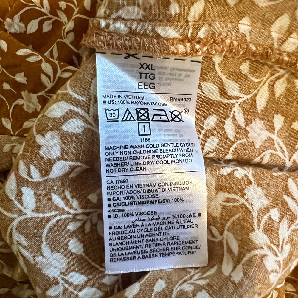 Floral Pattern Blouse - Picture 5 of 5